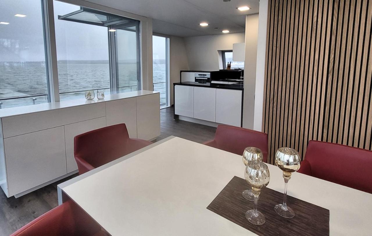 Schwimmendes Ferienhaus Sky Elsterheide Экстерьер фото