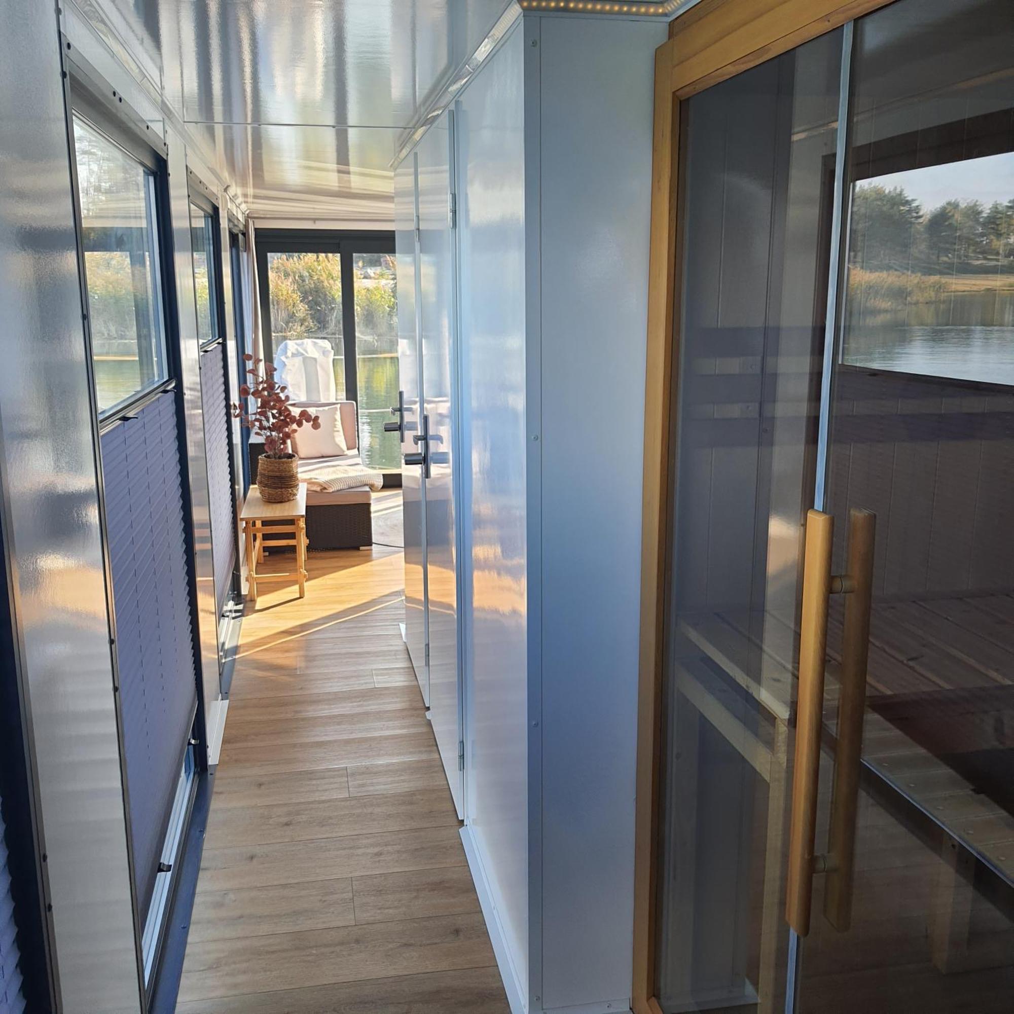 Schwimmendes Ferienhaus Sky Elsterheide Экстерьер фото