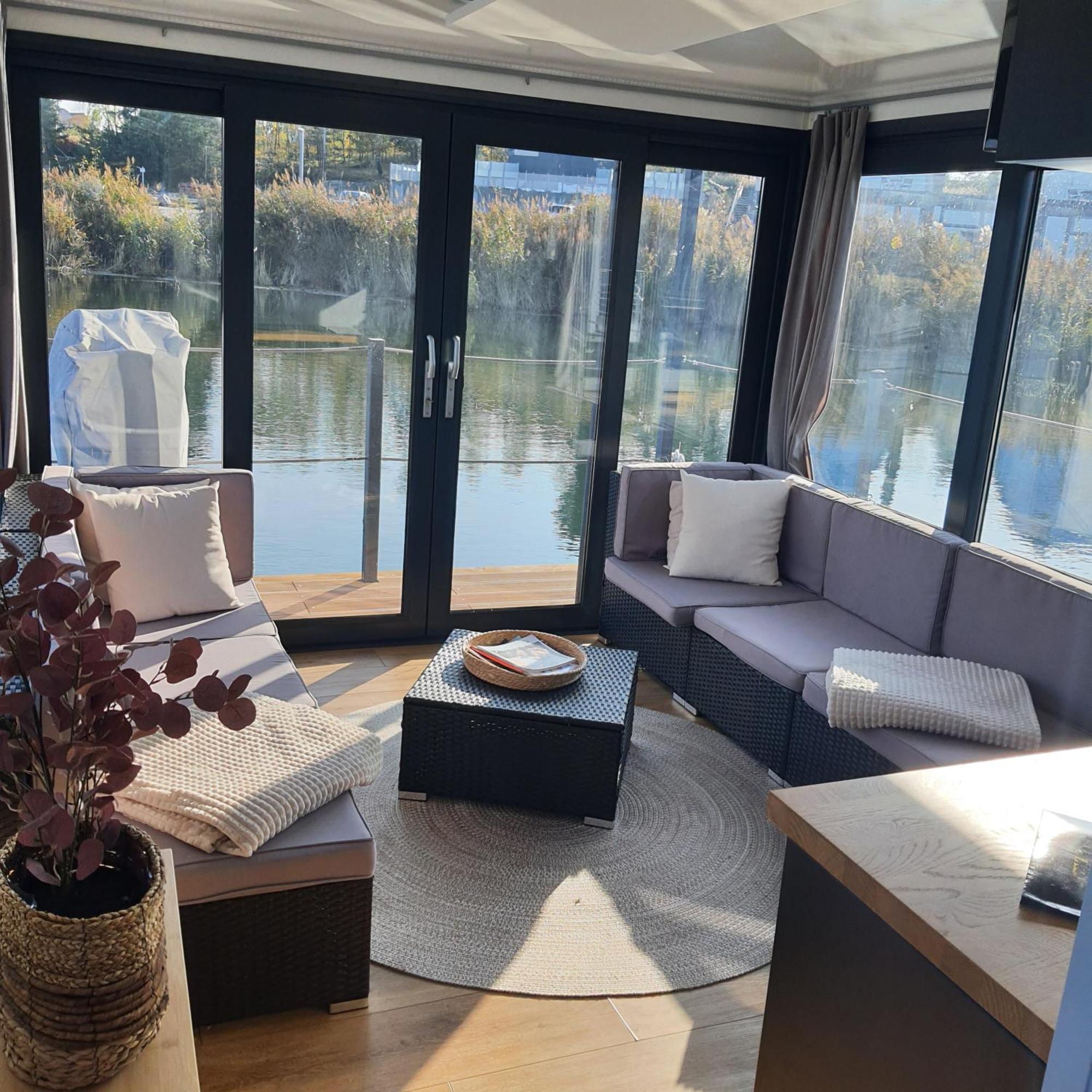 Schwimmendes Ferienhaus Sky Elsterheide Экстерьер фото
